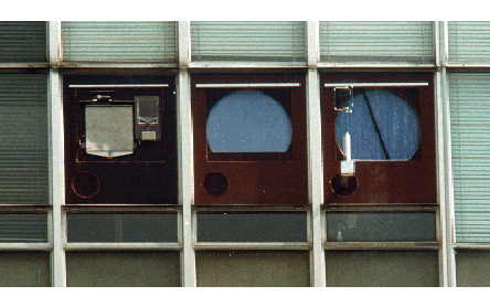 \begin{center}%
% plakplaatje\{0.8 linewidth\}\{0.5 linewidth\}
\includegraphics[width=0.8\linewidth]{h-site/eps/fabien-p457.eps}
 \end{center}